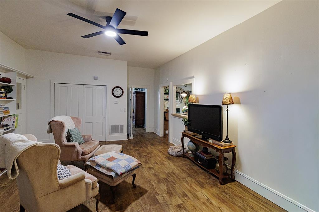 510 W Walnut Street - Photo 20