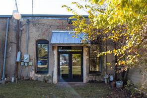 239 W Pecan Street - Photo 8
