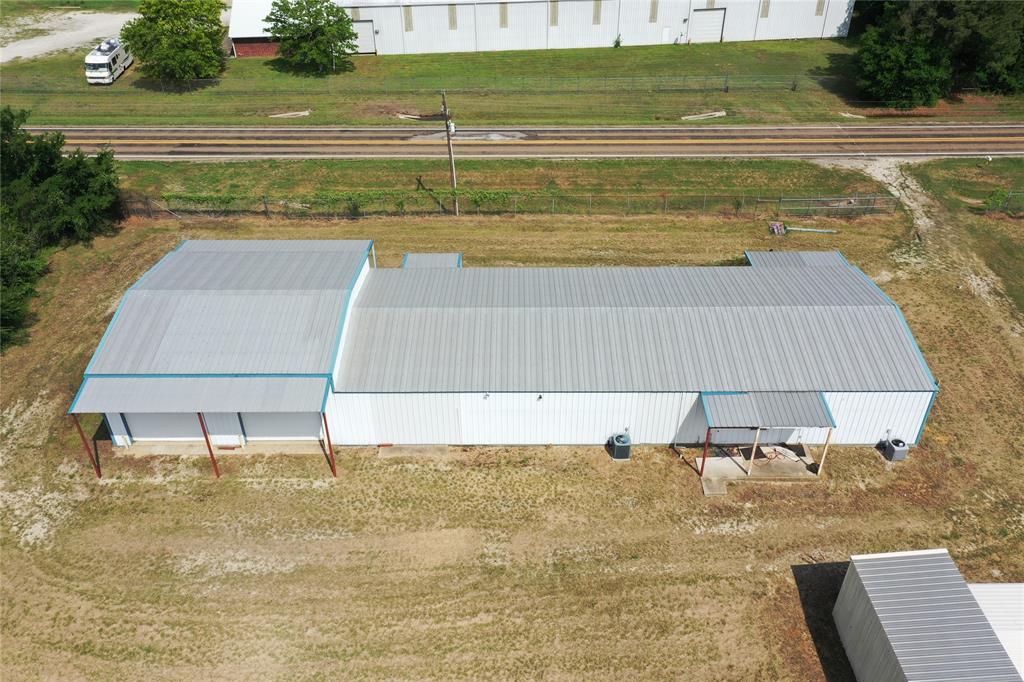 424 State Highway 75 S - Photo 3