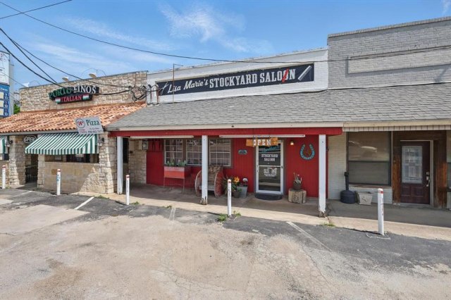 206 W Mccart Street