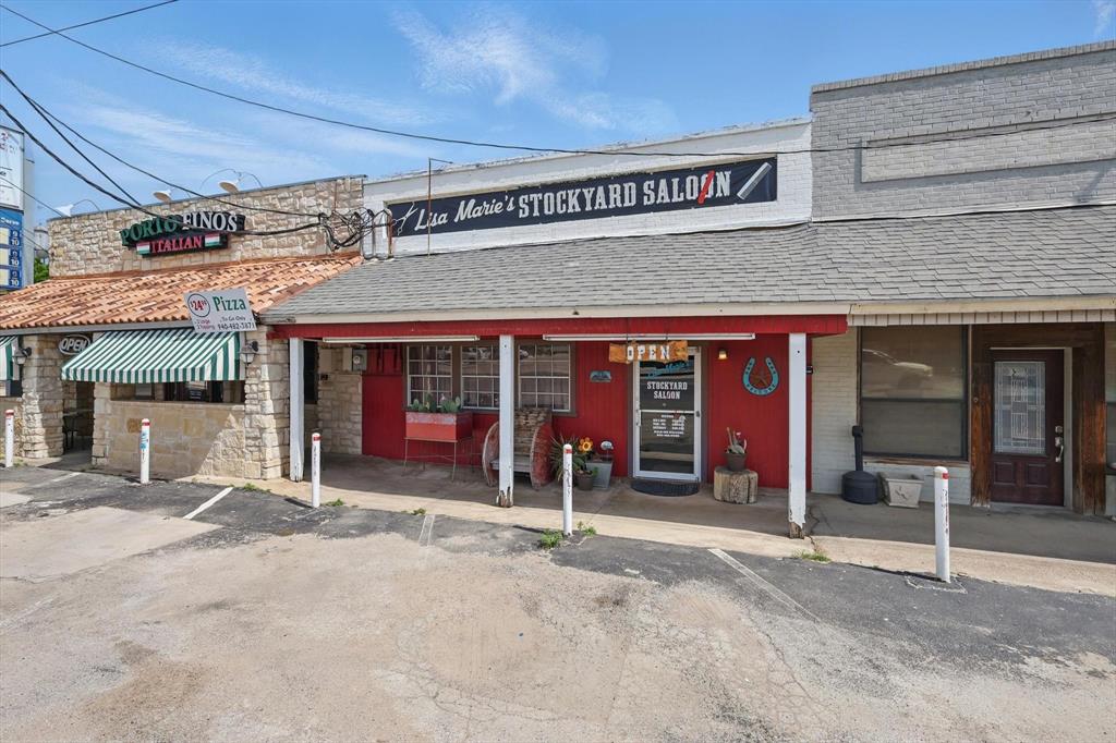 206 W Mccart Street - Photo 1