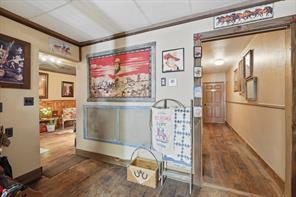 206 W Mccart Street - Photo 17