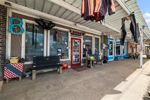 211-213 Main Street - Photo 2