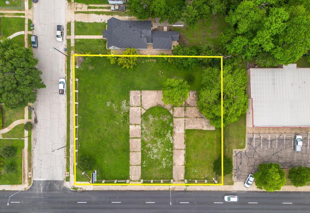 2217 W Waco Drive - Photo 1
