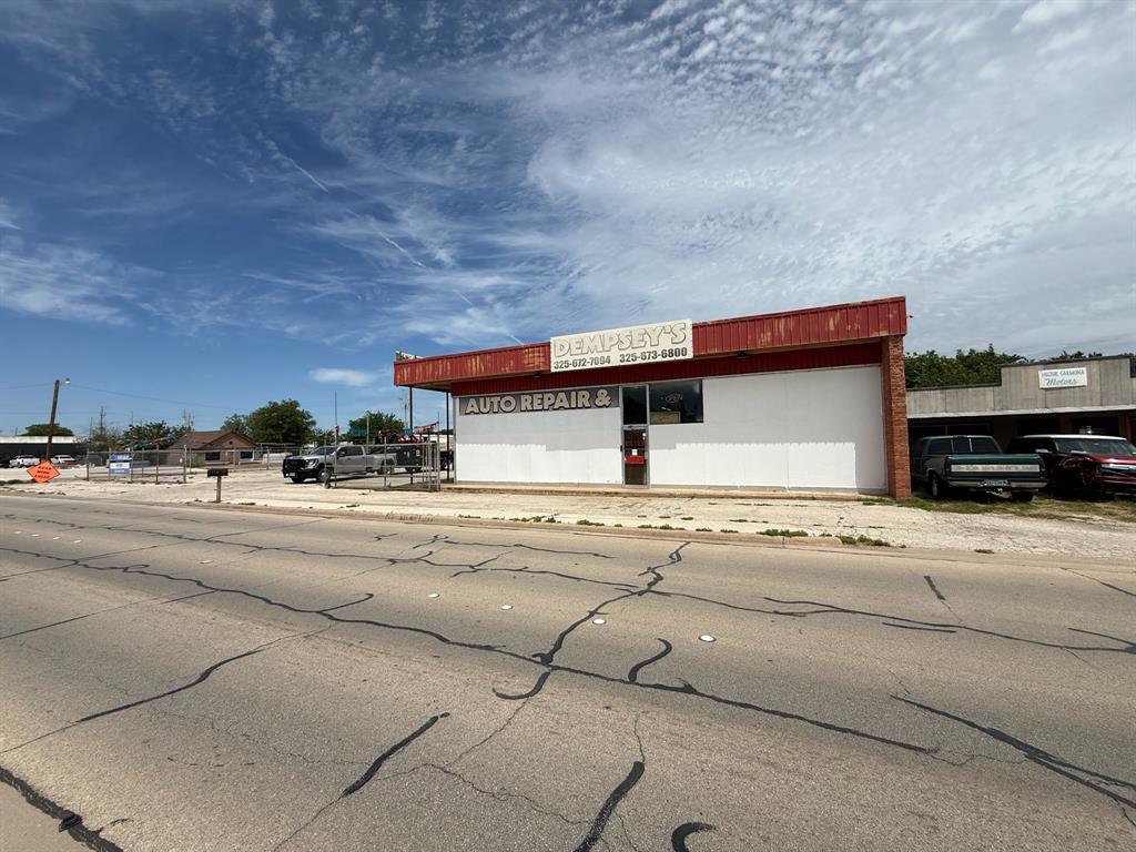 881 Pine Street - Photo 1