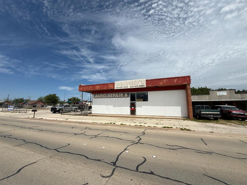 881 Pine Street - Photo 4
