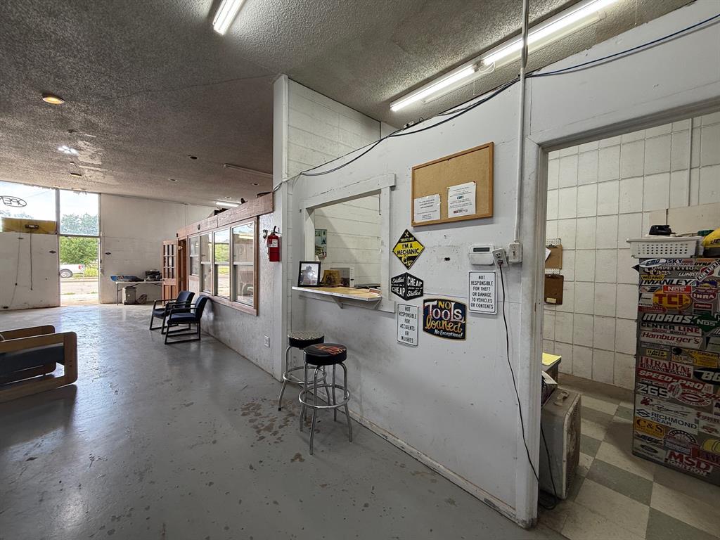 881 Pine Street - Photo 5