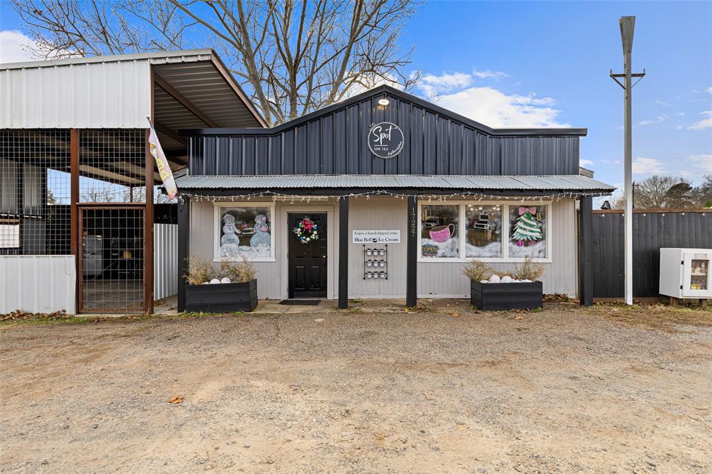 17227 State Highway 154 - Photo 1