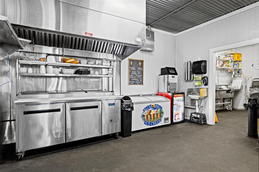 17227 State Highway 154 - Photo 28