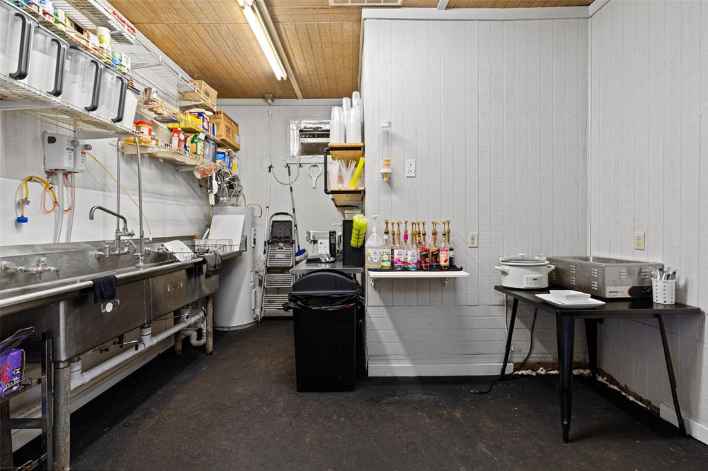 17227 State Highway 154 - Photo 32