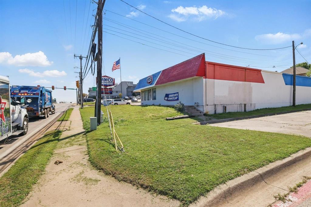 318 S Industrial Boulevard - Photo 10