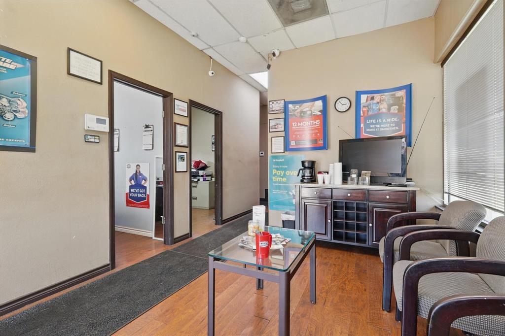 318 S Industrial Boulevard - Photo 6