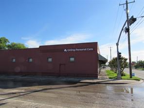 1423 Coggin Avenue - Photo 4