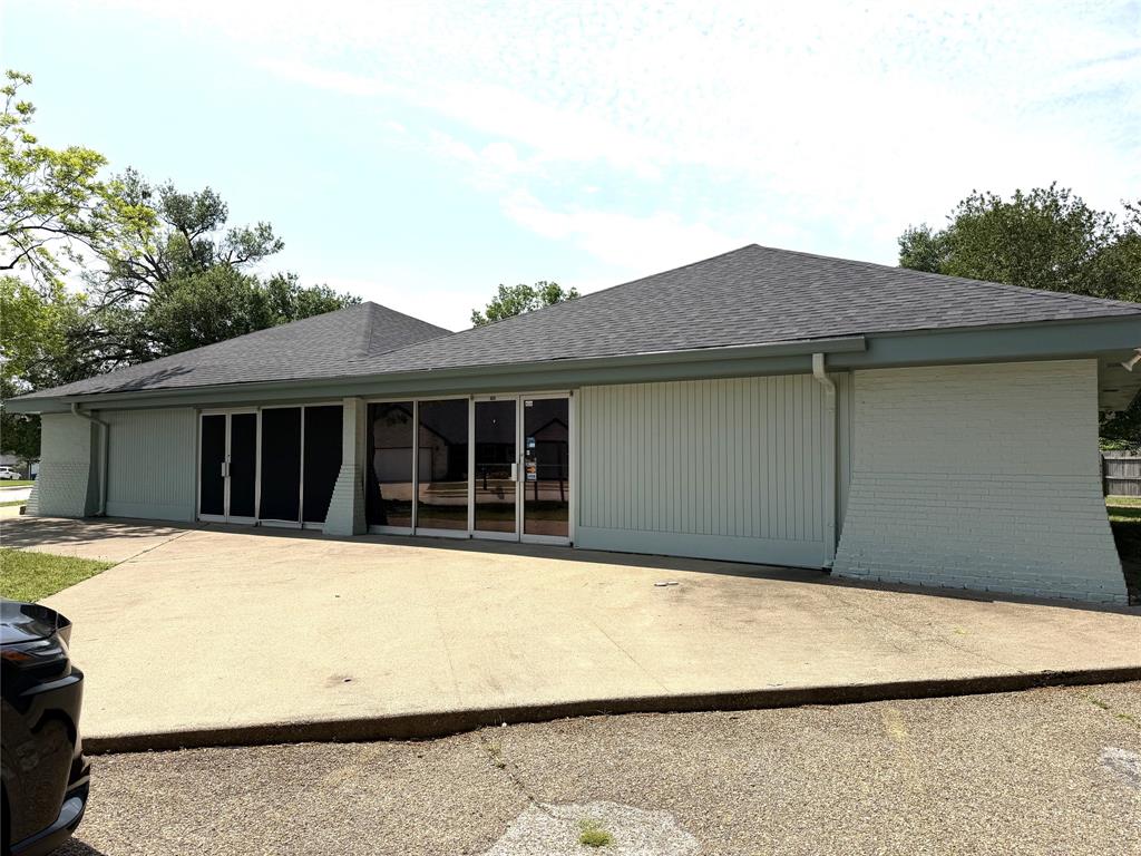 406 Lindsey Lane - Photo 1