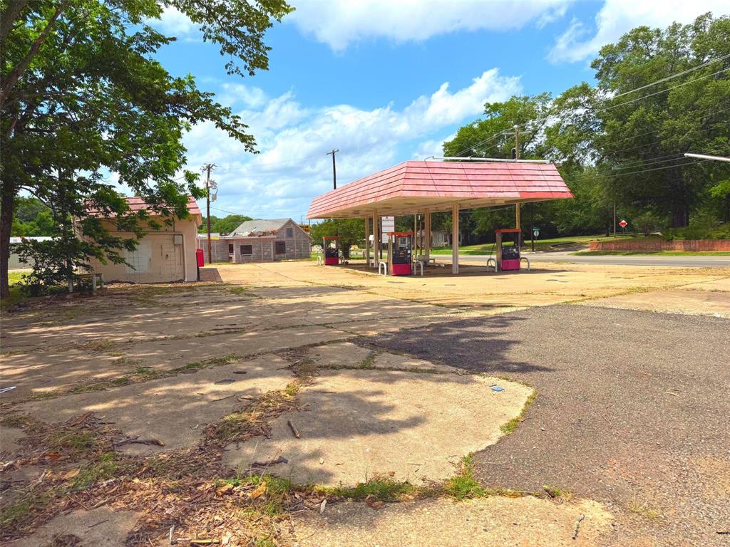1900 Clarksville Street - Photo 2