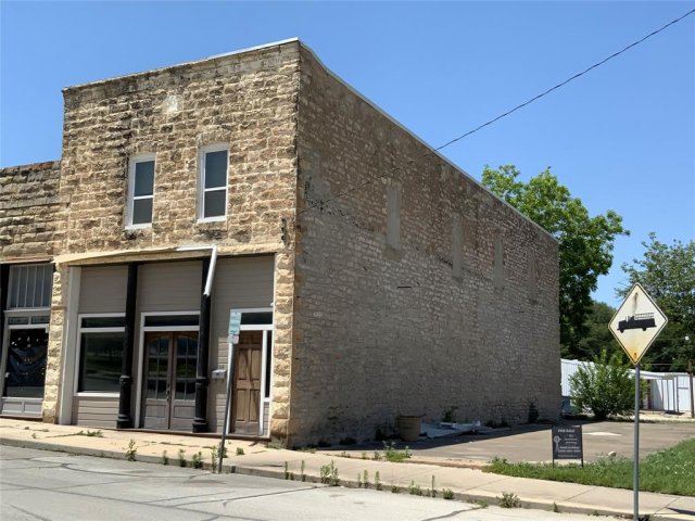 102 E Jacksboro Street