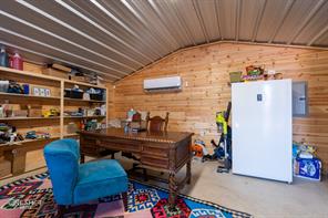 516 E Liveoak - Photo 39