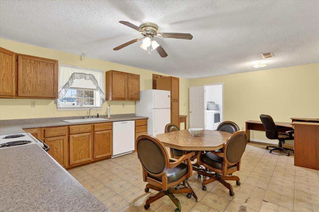 1092 W Highway 199 - Photo 14
