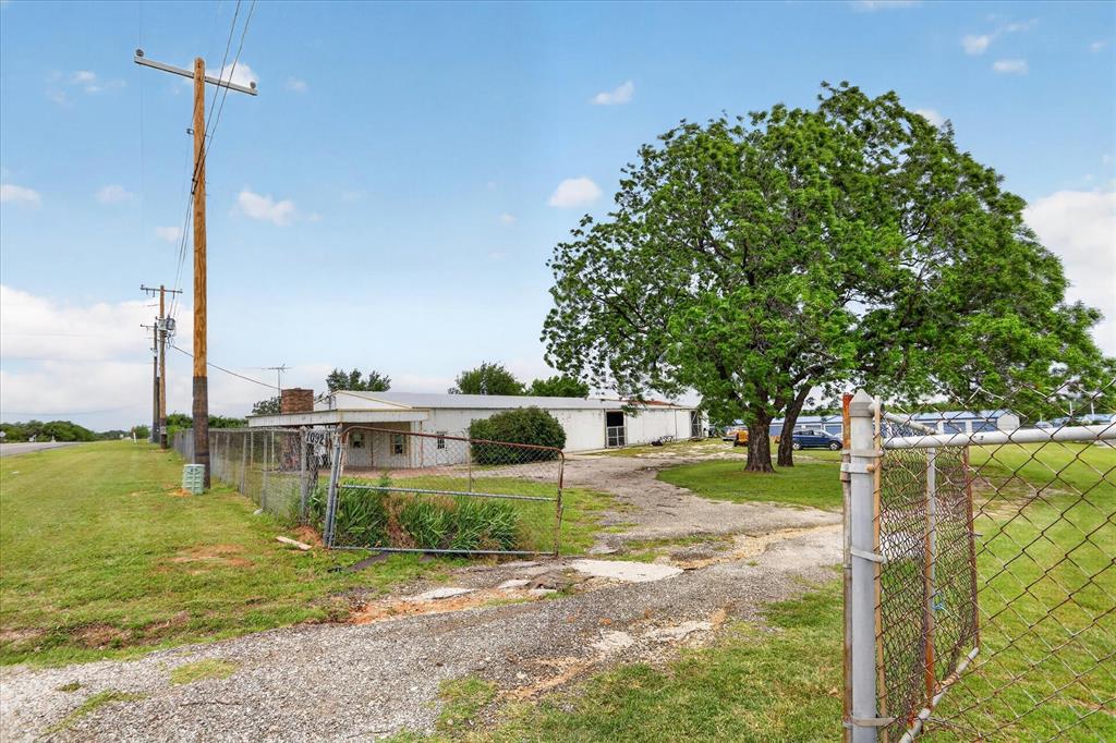 1092 W Highway 199 - Photo 2