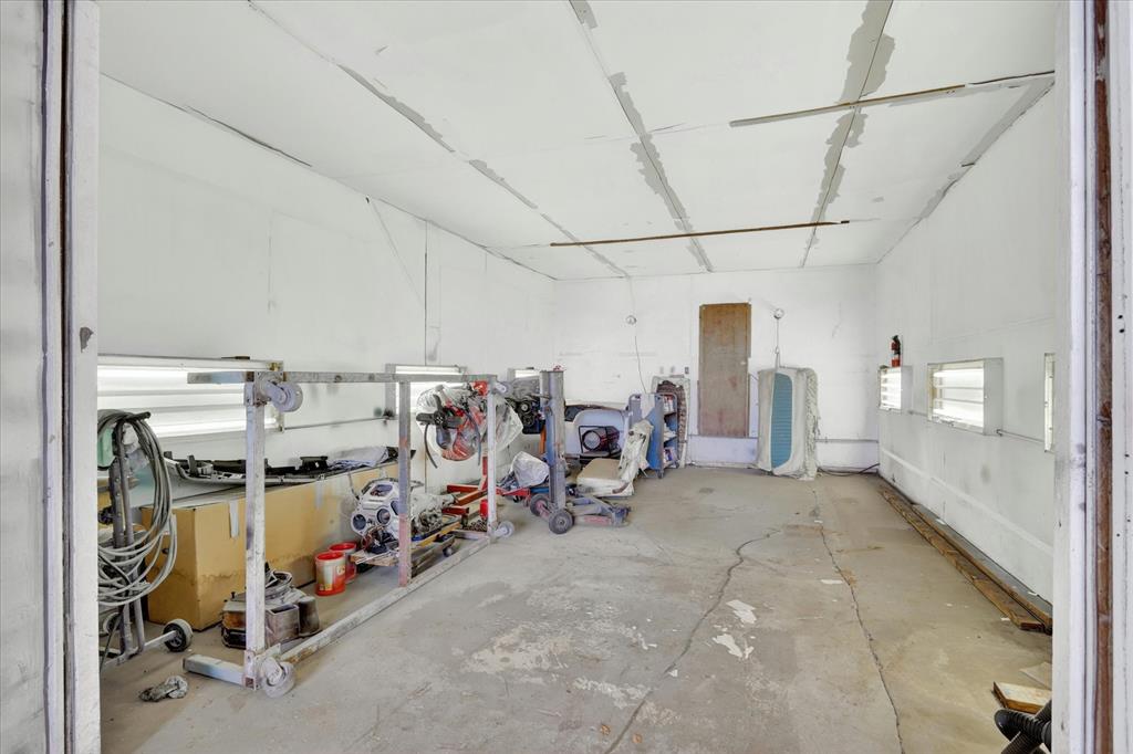 1092 W Highway 199 - Photo 22