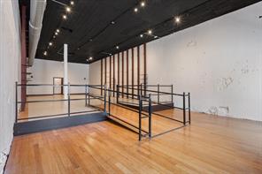 125 N Pecan Street - Photo 10