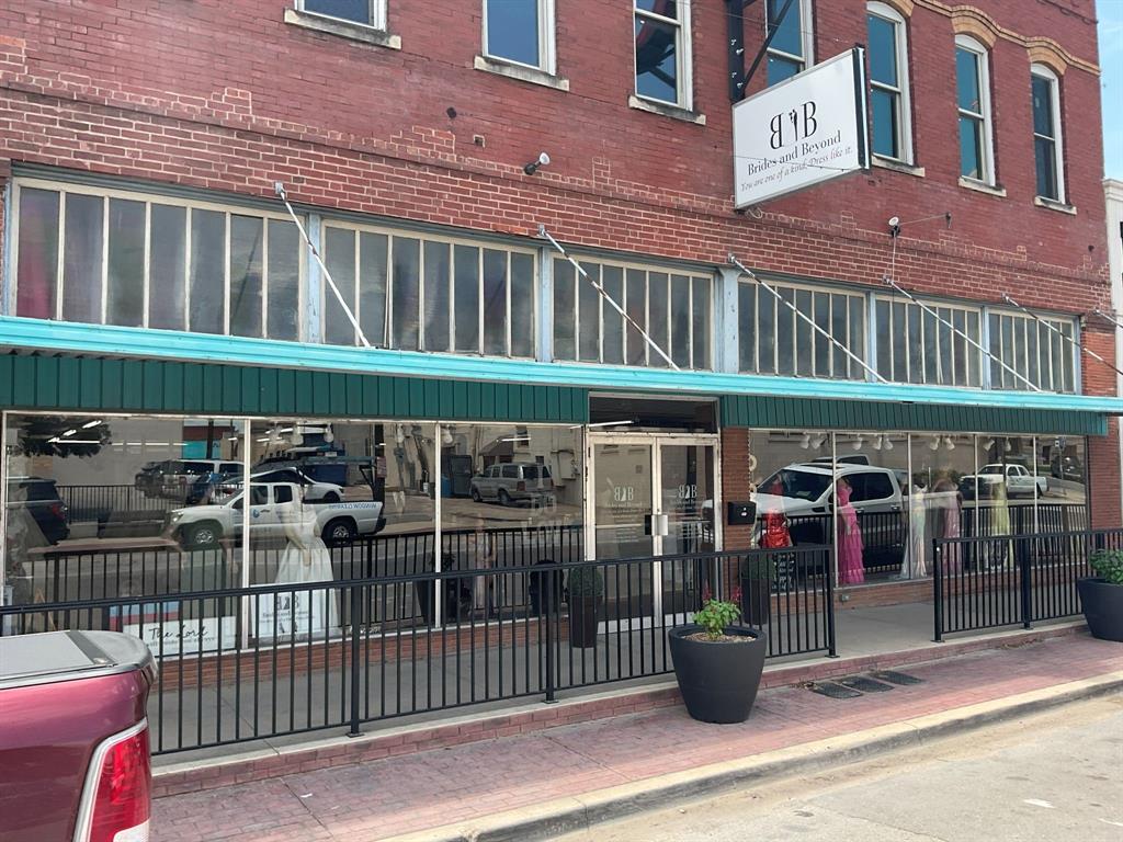 110 E Chambers Street - Photo 1