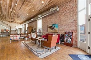 103 S Pecan Street - Photo 4