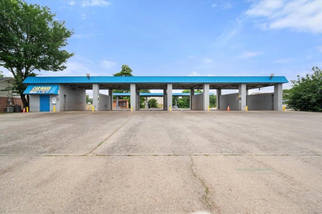 223 Oaklawn Drive