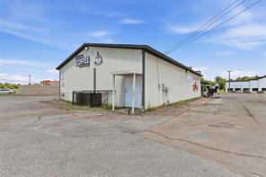 215 Shannon Road E - Photo 3