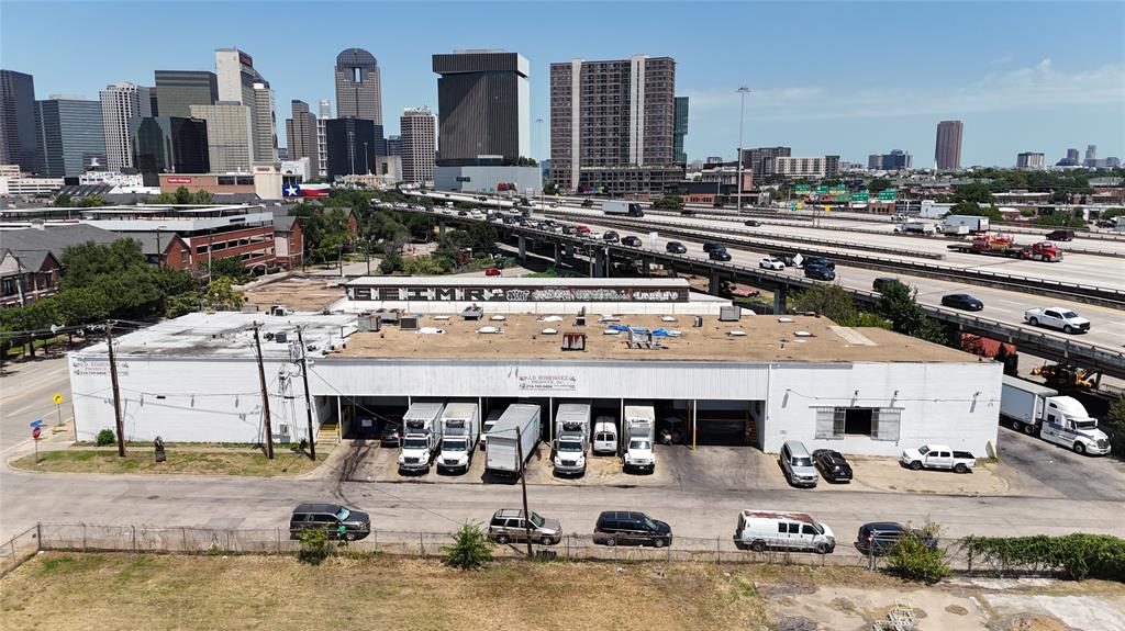 510 S Good Latimer Expressway - Photo 1