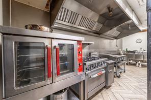 901 E Navarro Avenue - Photo 17