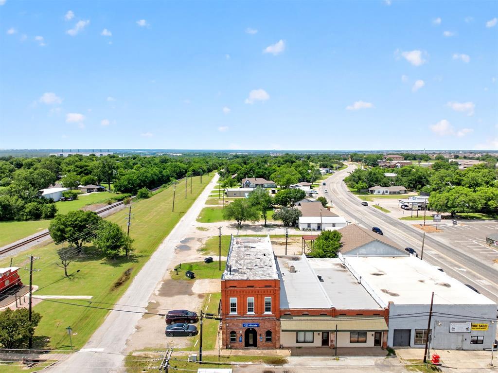 201 N Bois D Arc Street - Photo 1