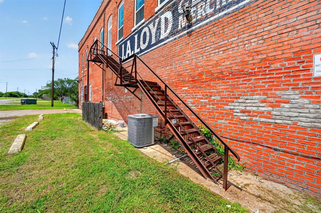 201 N Bois D Arc Street - Photo 36