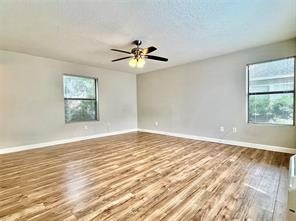 701 W Sycamore Street - Photo 1