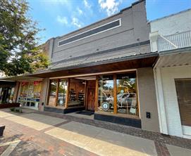 204 W Knox Street - Photo 1