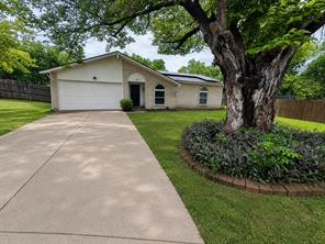 527 Shelly Court - Photo 1