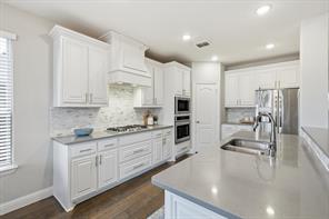 700 Sahallee Drive - Photo 10