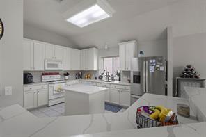 5025 Vineyard Lane - Photo 9