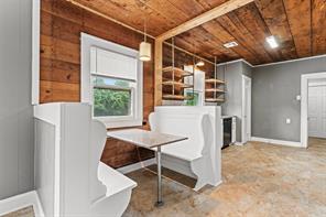 512 Herring Avenue - Photo 11