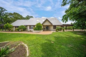 1122 County Road 3750 - Photo 2