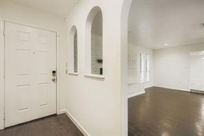 1724 Midcrest Drive - Photo 4