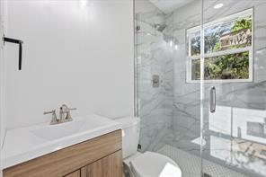 5021 Royal Drive - Photo 10