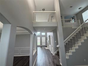 1055 Heathrow Drive - Photo 2