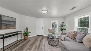 1220 N Rusk Street - Photo 6