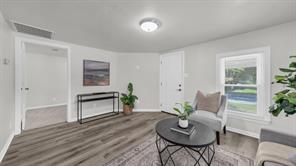 1220 N Rusk Street - Photo 7