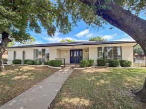 100 W Pleasantview Drive - Photo 1