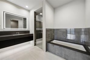 2430 Victory Park Lane - Photo 16