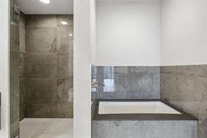 2430 Victory Park Lane - Photo 18