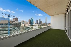 2430 Victory Park Lane - Photo 2