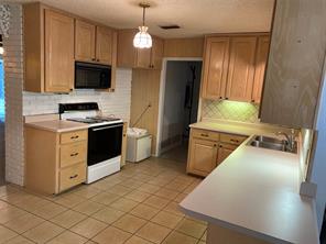 623 Club Oak Drive - Photo 7